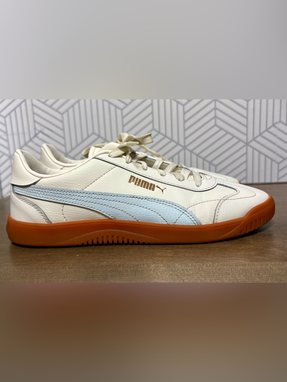 Women’s PUMA Club 5v5 White Light Blue Gum Sole Sneakers - size 9.5